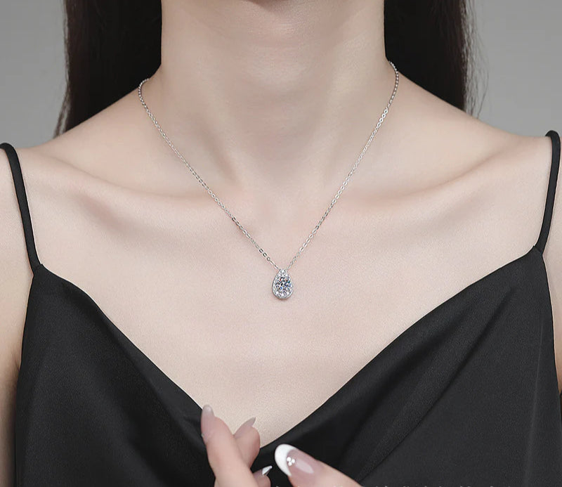 Cross-border hot-selling Mo 1ct moissanite pendant 925 sterling silver necklace temperament simple Korean version water drop collarbone chain wholesale