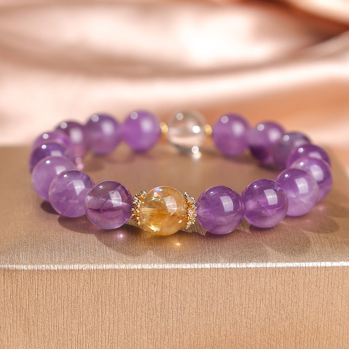 Natural amethyst bracelet, high-end four-leaf clover grape beaded bracelet, women's fashion high-end jewelry, factory price direct sales.