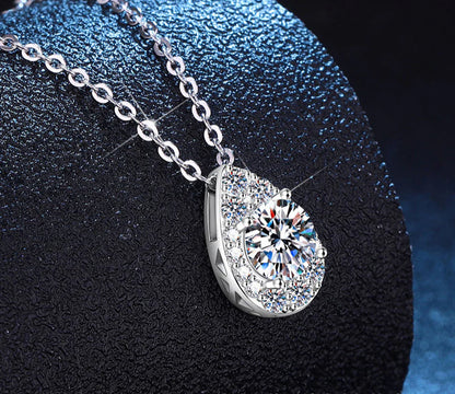 Cross-border hot-selling Mo 1ct moissanite pendant 925 sterling silver necklace temperament simple Korean version water drop collarbone chain wholesale
